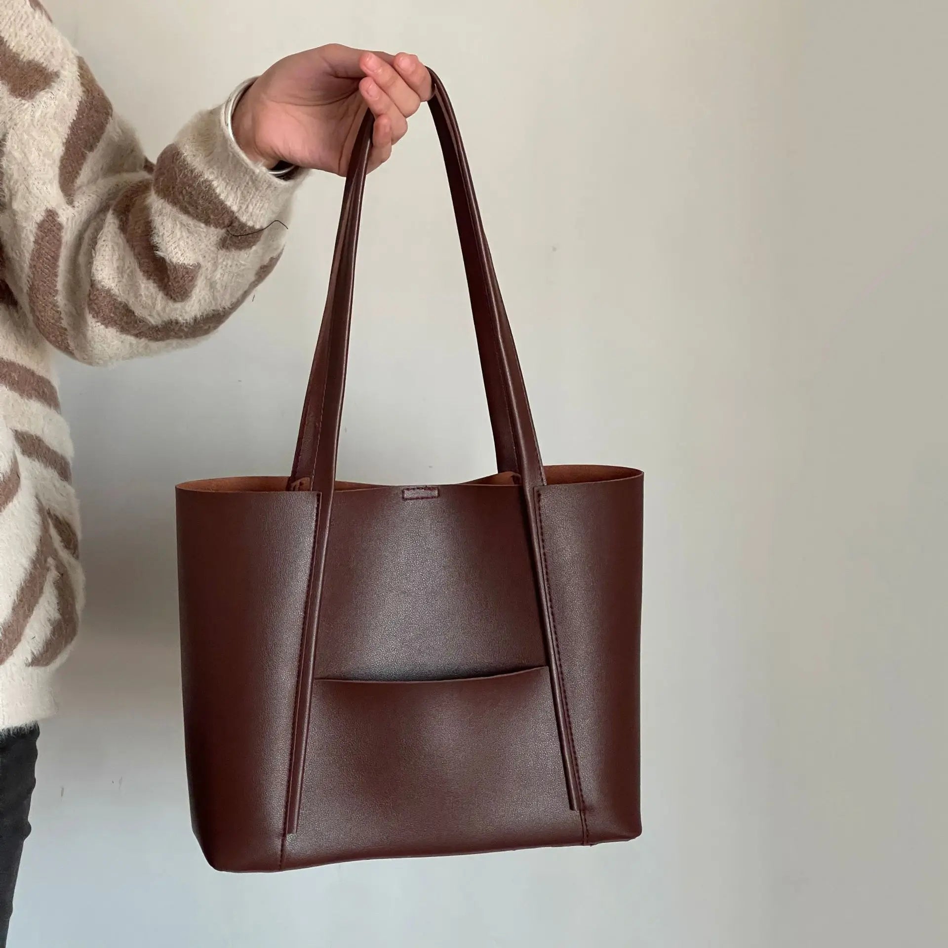 Leather Tote Bag Chic Design For Women | Liora 4