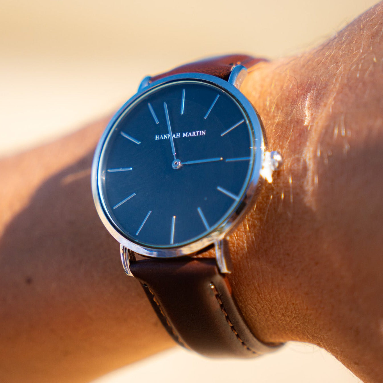 Minimalist Leather Strap Watch for Men | Victor