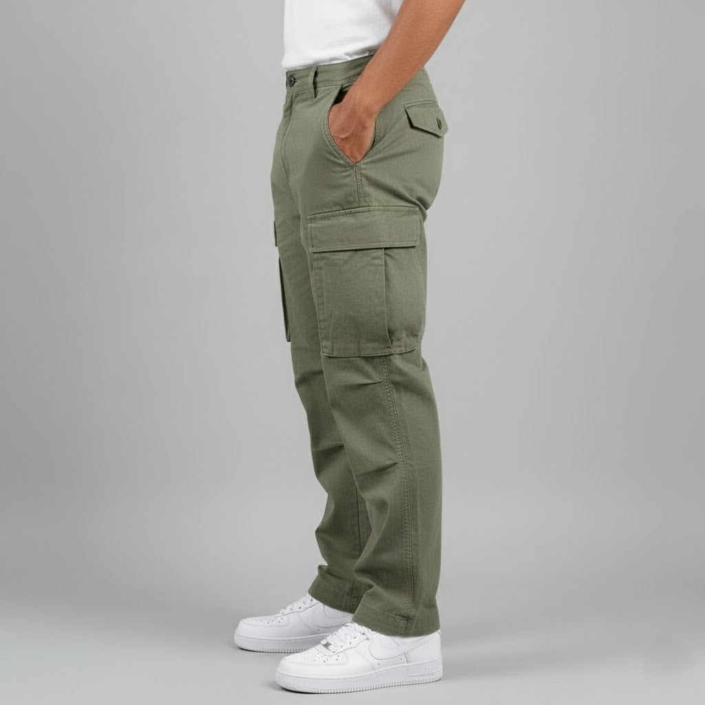 Bendro | Relaxed Fit Black Cargo Pants with Side Pockets 5